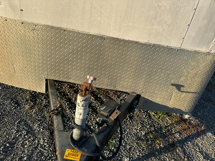 #32839-•-16'-t/a-enclosed-cargo-trailer-vin:-16hpb16244h122978-image-29