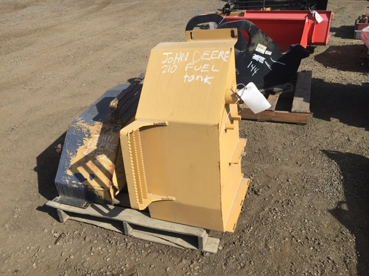 john-deere-210-image-1