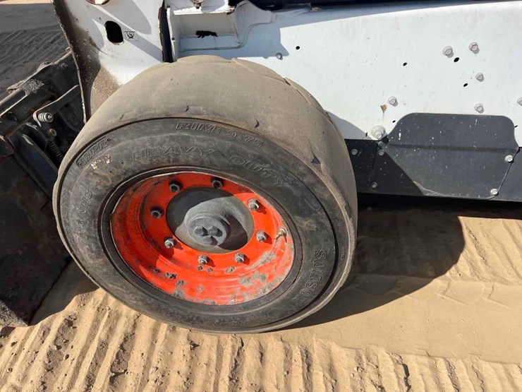 2017-bobcat-s770-image-9