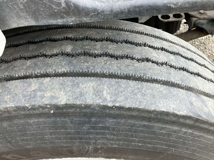 2013-freightliner-cascadia-image-67