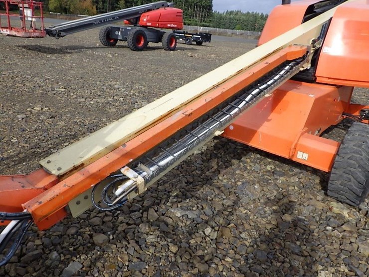 2016-jlg-400s-image-8