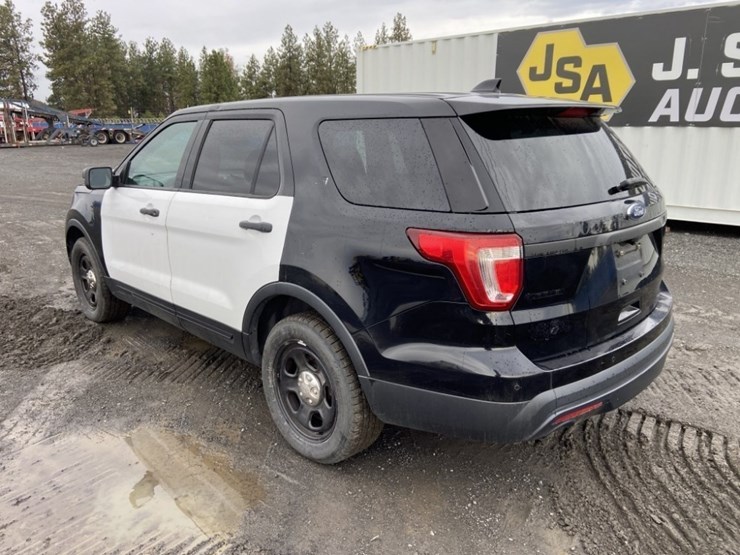 2017-ford-explorer-image-3