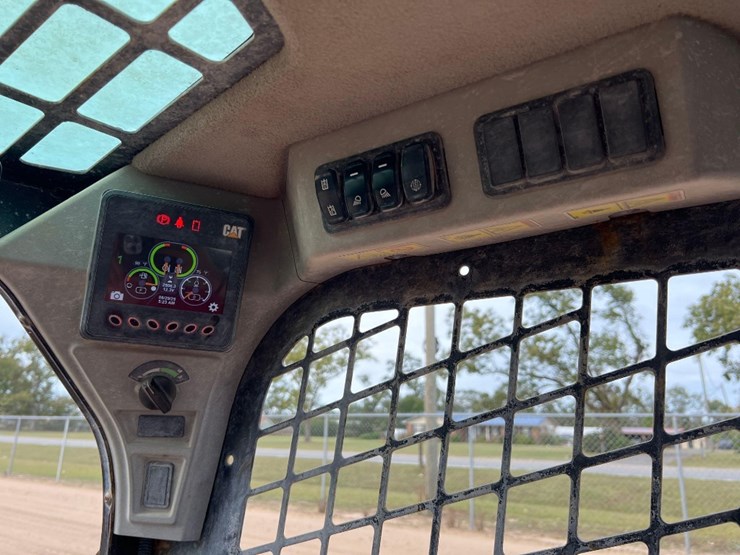 2021-caterpillar-259d3-image-33