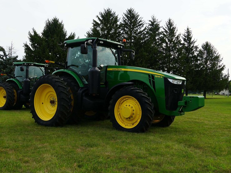 2012-john-deere-8235r-image-17