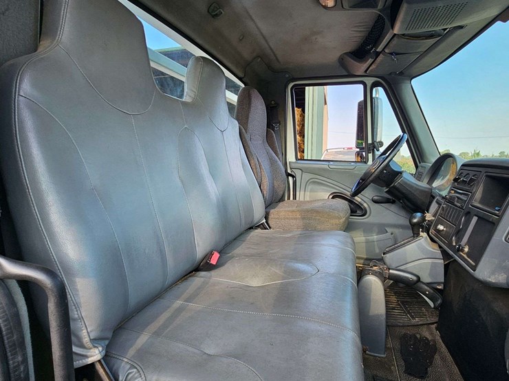 2003-international-4200-image-27