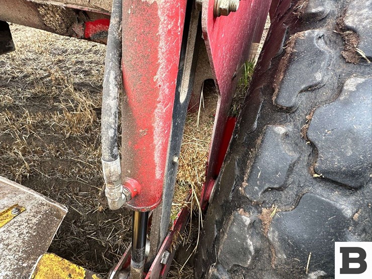 2009-new-holland-h8040-image-23