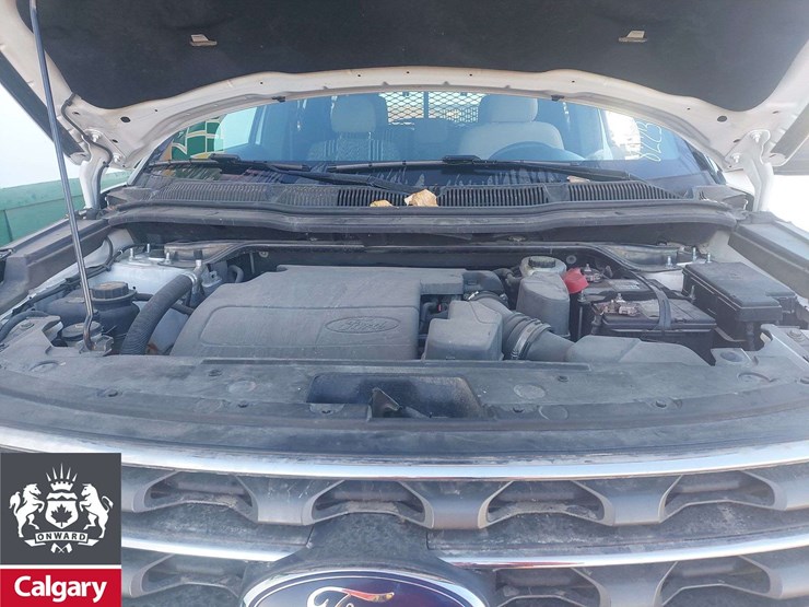 2017-ford-explorer-image-15