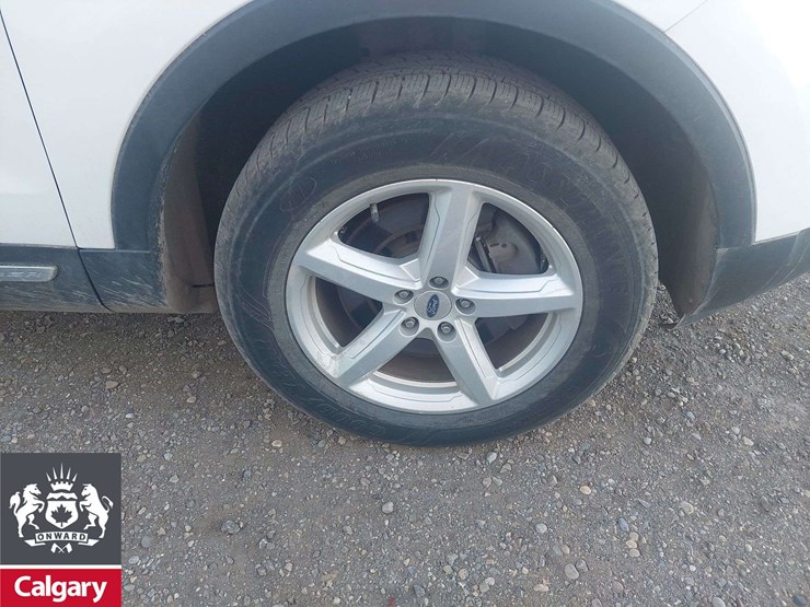 2016-ford-explorer-image-9