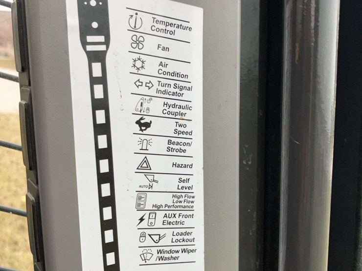 2018-new-holland-l228-image-30