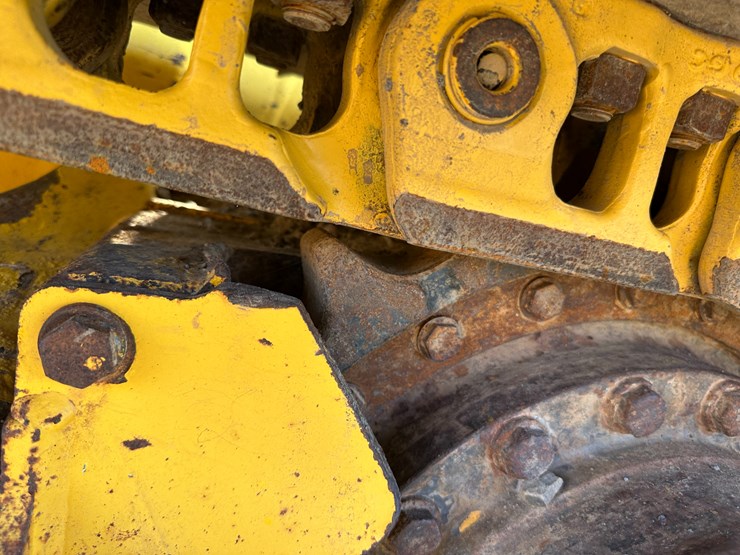 #32837-•-komatsu-39px-crawler-dozer-km10d130kka096648-image-6