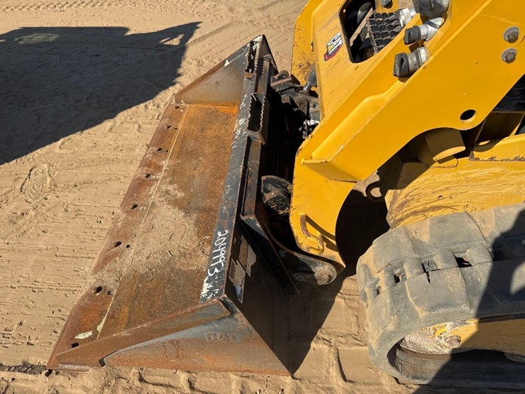 2023-caterpillar-259d3-image-23