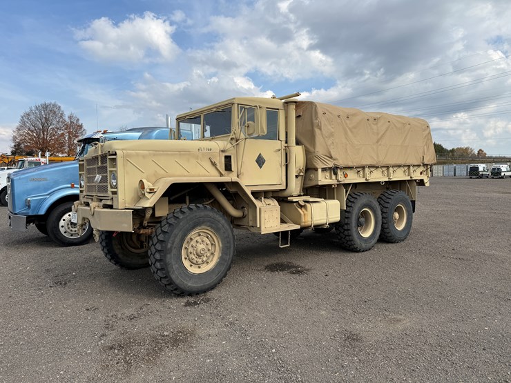 #58-•-1991-national-tandem-axle-truck-image-1