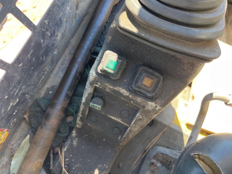 2012-takeuchi-tl230-image-28