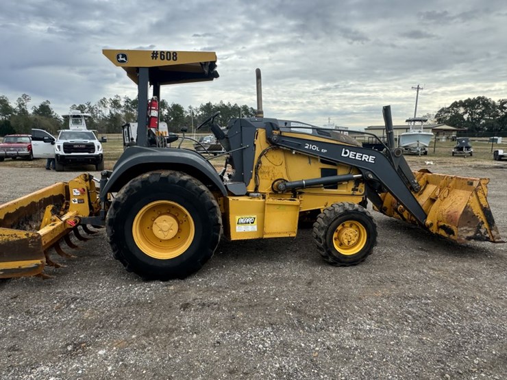 deere-210l-image-6
