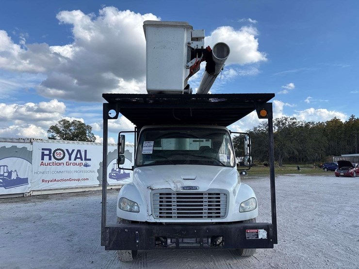 2012-freightliner-m2-106-image-65