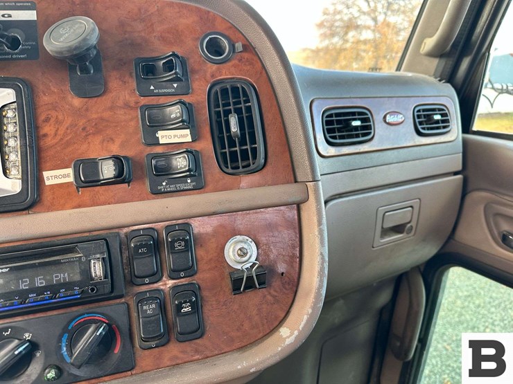 2008-peterbilt-386-image-90