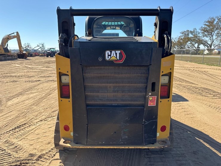 2023-caterpillar-259d3-image-3