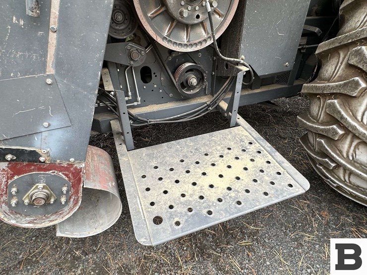 2008-gleaner-r75-image-42