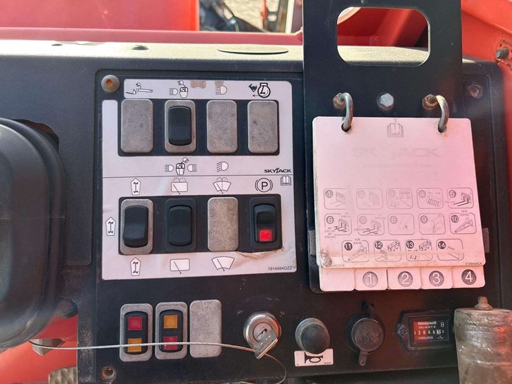 2018-skyjack-sj1056th-image-13