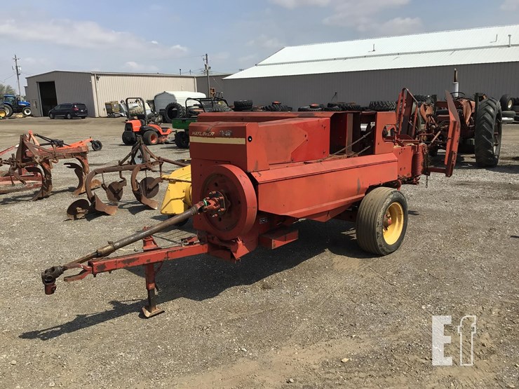 1984-new-holland-311-image-3