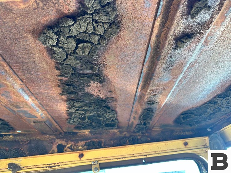 1972-new-holland-1048-image-51