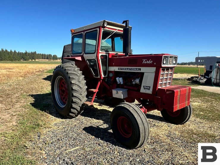 1972-international-1066-image-9