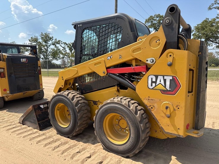 2024-caterpillar-242d3-image-8