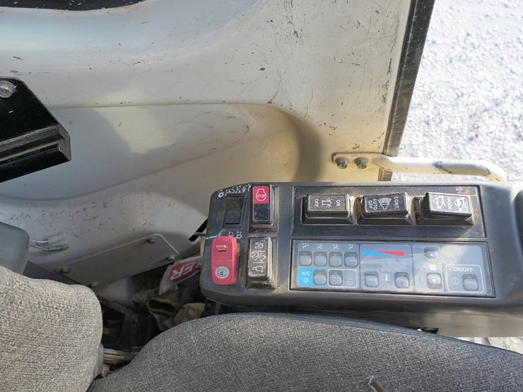 2010-link-belt-135a-hydraulic-excavator,-sn:hex7136,-erops,-qt-24''-bucket,-image-38