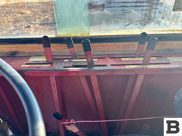 1972-new-holland-1048-image-48