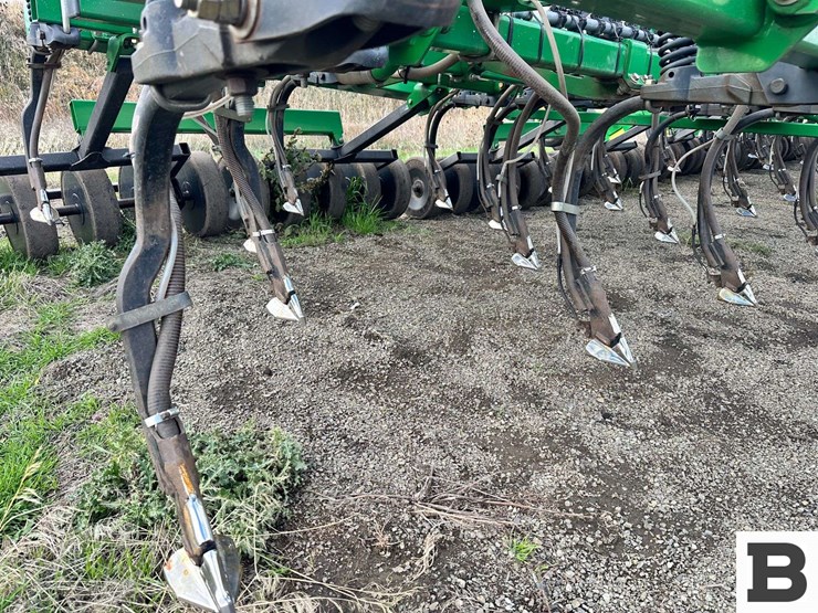 john-deere-1830-image-9