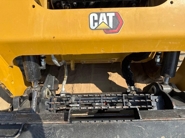 2023-caterpillar-259d3-image-21