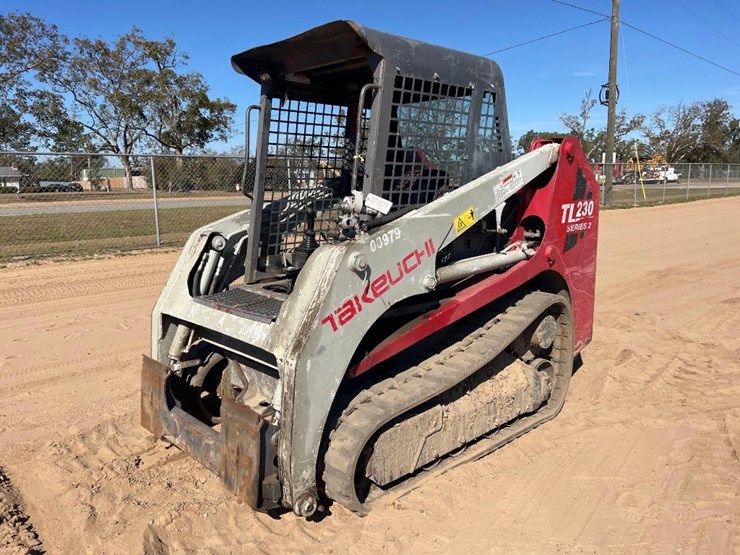 2012-takeuchi-tl230-image-8