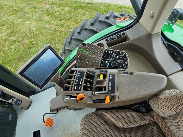 2011-john-deere-8285r-image-7