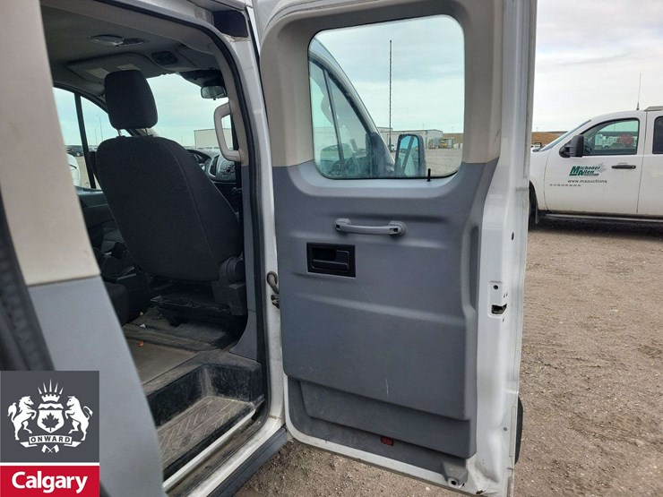 2017-ford-transit-image-30