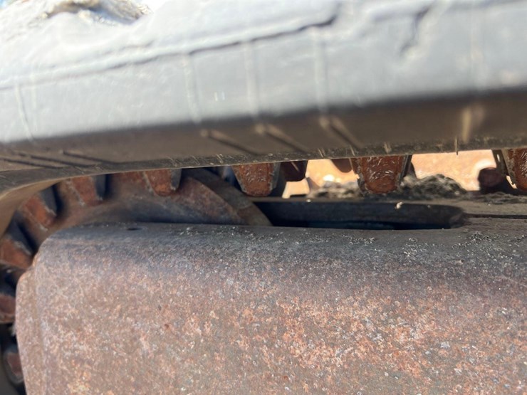 2012-bobcat-t770-image-11