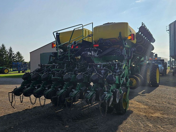 2024-john-deere-1795-image-19