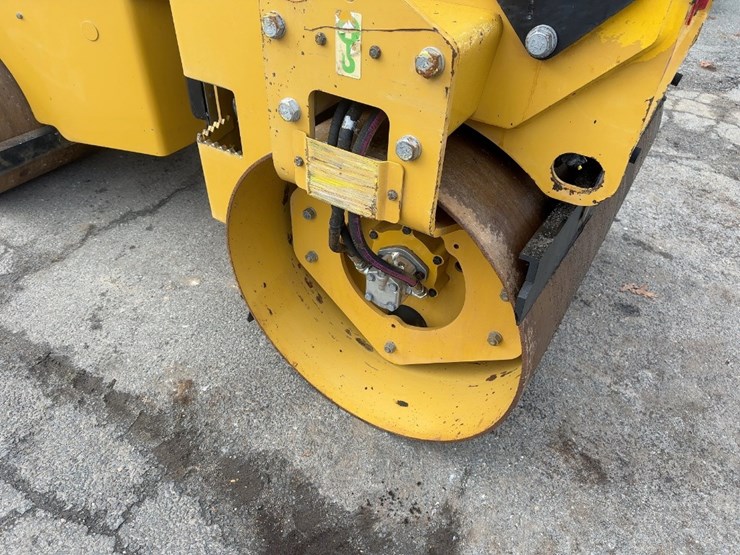 2019-caterpillar-c15-image-10