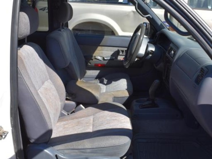 1999-toyota-tacoma-image-8