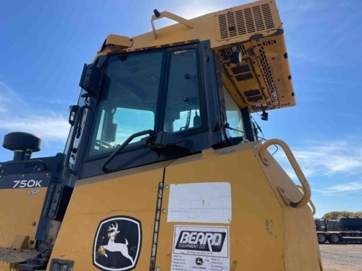 2019-deere-750k-lgp-image-17