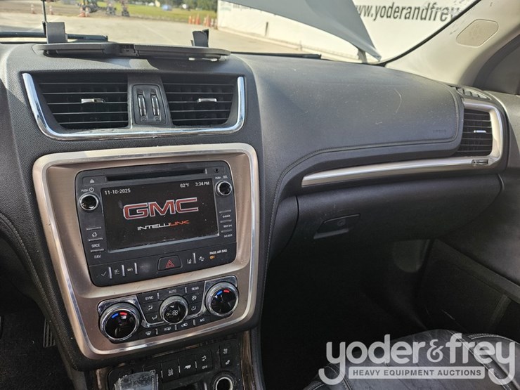 2014-gmc-acadia-image-24