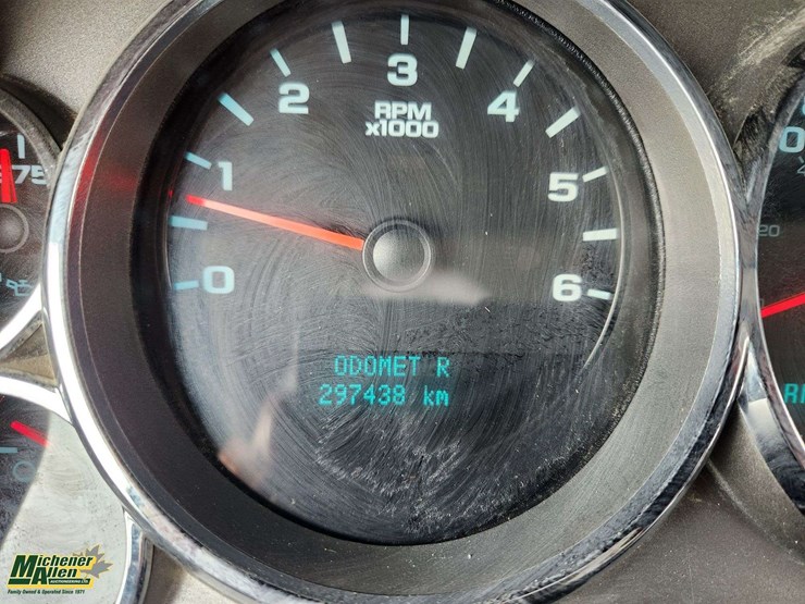 2012-chevrolet-silverado-2500hd-image-22