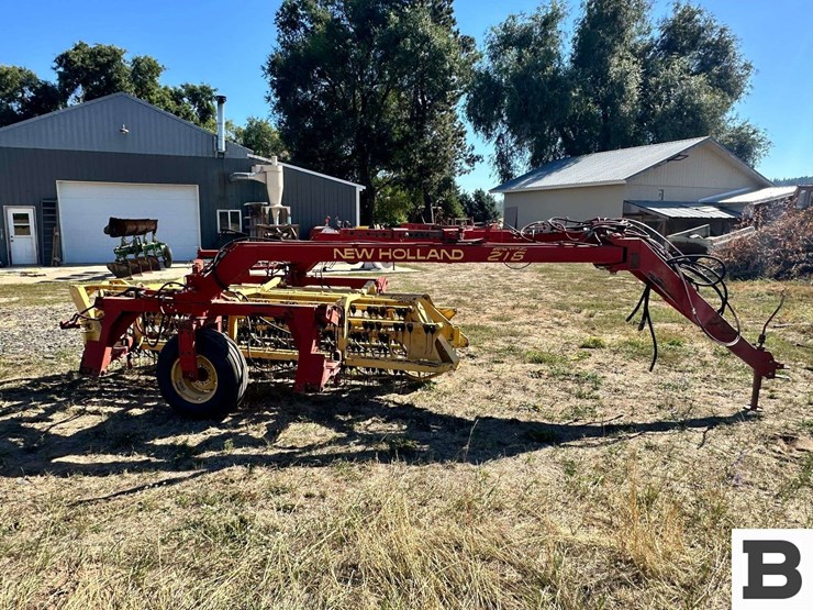 new-holland-216-image-6