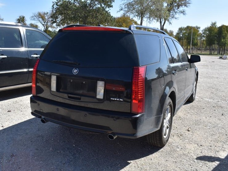 2004-cadillac-srx-image-3