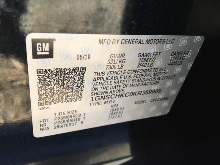 2019-chevrolet-suburban-image-18