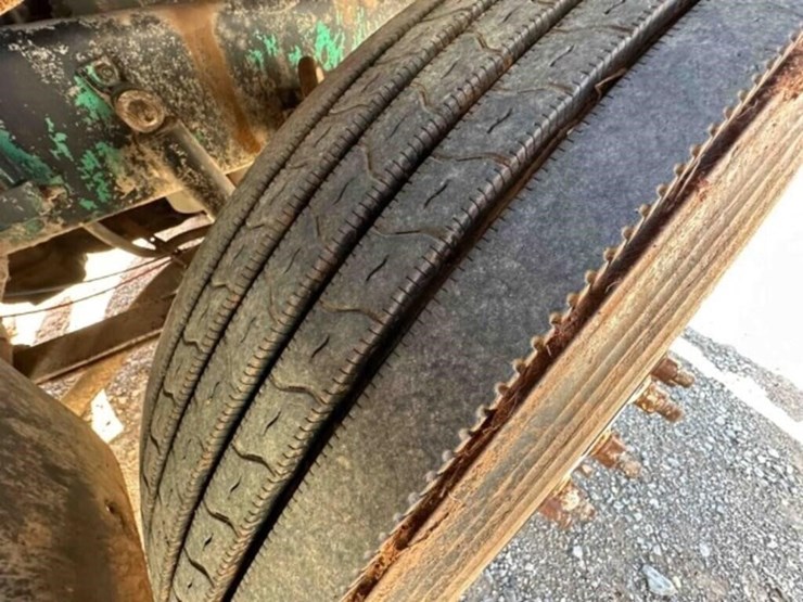 1996-freightliner-bobtail-water-truck-image-11