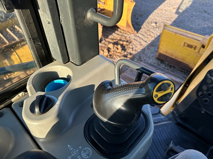 #32837-•-komatsu-39px-crawler-dozer-km10d130kka096648-image-66