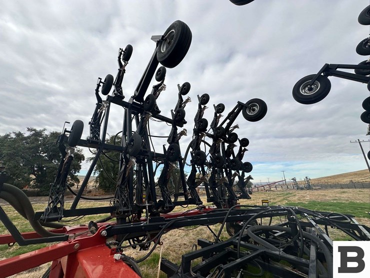 2012-case-800-image-29