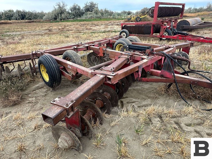 massey-ferguson-720-image-33