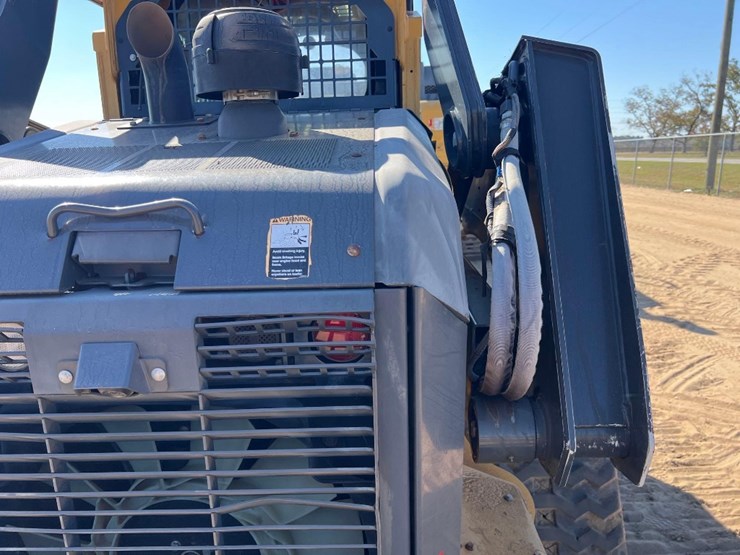 2020-deere-333g-image-23