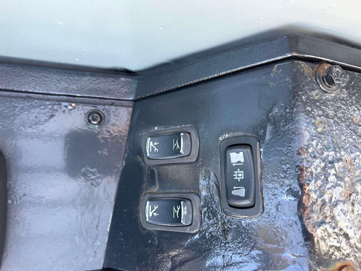 2013-genie-gth1056-image-21